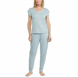 Badgley Mischka 2-piece Lounge Set